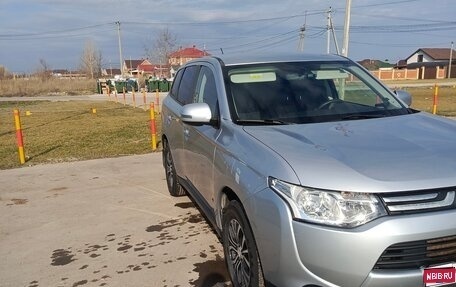 Mitsubishi Outlander III рестайлинг 3, 2012 год, 1 150 000 рублей, 1 фотография