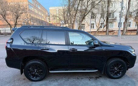 Toyota Land Cruiser Prado 150 рестайлинг 2, 2020 год, 5 850 000 рублей, 3 фотография