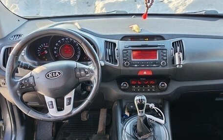 KIA Sportage III, 2010 год, 800 000 рублей, 11 фотография