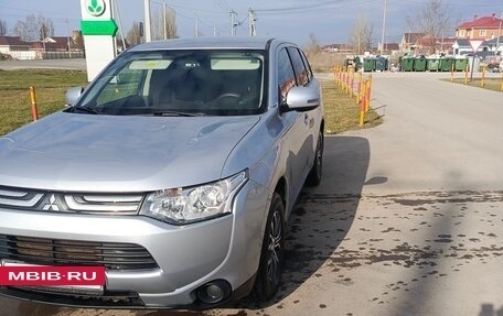 Mitsubishi Outlander III рестайлинг 3, 2012 год, 1 150 000 рублей, 2 фотография