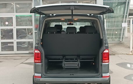 Volkswagen Caravelle T6 рестайлинг, 2015 год, 2 890 000 рублей, 8 фотография