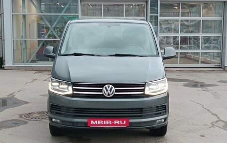 Volkswagen Caravelle T6 рестайлинг, 2015 год, 2 890 000 рублей, 2 фотография