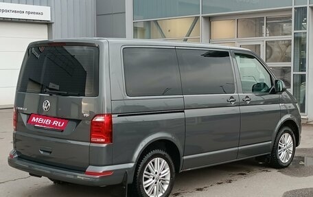Volkswagen Caravelle T6 рестайлинг, 2015 год, 2 890 000 рублей, 9 фотография