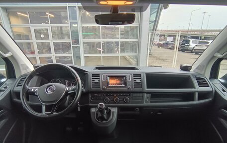 Volkswagen Caravelle T6 рестайлинг, 2015 год, 2 890 000 рублей, 14 фотография