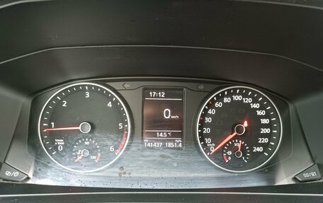 Volkswagen Caravelle T6 рестайлинг, 2015 год, 2 890 000 рублей, 17 фотография