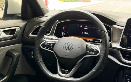 Volkswagen T-Roc I, 2023 год, 1 899 123 рублей, 14 фотография