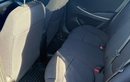 Hyundai Solaris II рестайлинг, 2016 год, 950 000 рублей, 19 фотография