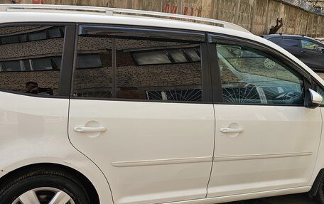 Volkswagen Touran III, 2012 год, 756 000 рублей, 2 фотография