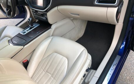 Maserati Ghibli, 2014 год, 3 000 000 рублей, 12 фотография