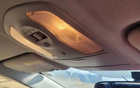 Toyota Prius, 2012 год, 950 000 рублей, 9 фотография