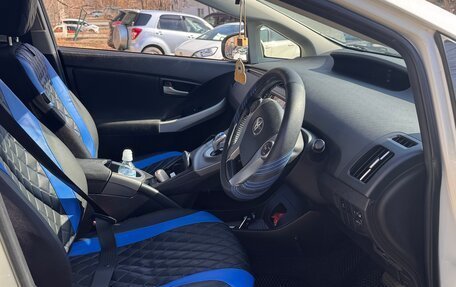 Toyota Prius, 2012 год, 950 000 рублей, 4 фотография