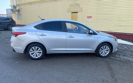 Hyundai Solaris II рестайлинг, 2017 год, 1 110 000 рублей, 6 фотография