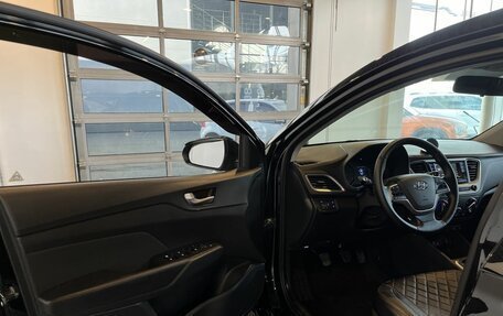 Hyundai Solaris II рестайлинг, 2017 год, 995 000 рублей, 18 фотография