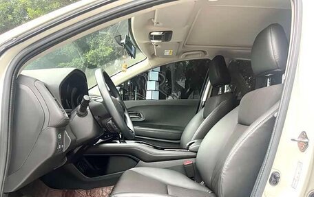 Honda Vezel, 2022 год, 1 370 000 рублей, 5 фотография