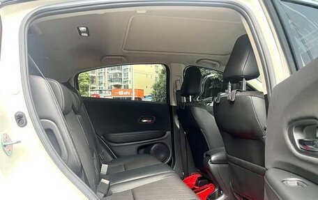 Honda Vezel, 2022 год, 1 370 000 рублей, 8 фотография