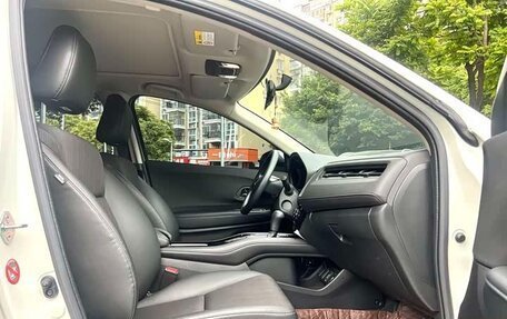 Honda Vezel, 2022 год, 1 370 000 рублей, 7 фотография