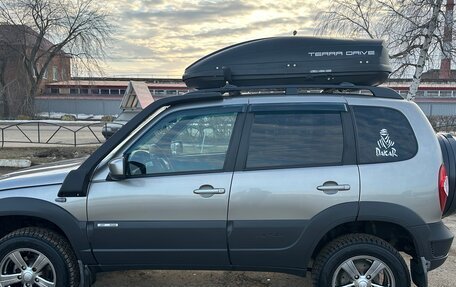 Chevrolet Niva I рестайлинг, 2017 год, 830 000 рублей, 8 фотография