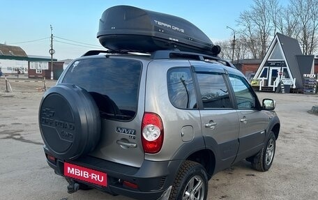 Chevrolet Niva I рестайлинг, 2017 год, 830 000 рублей, 5 фотография