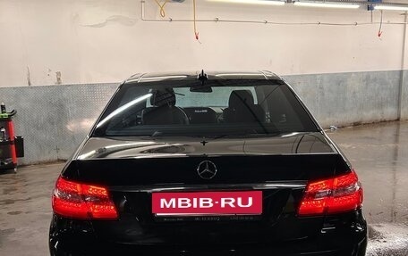 Mercedes-Benz E-Класс, 2011 год, 2 100 000 рублей, 15 фотография