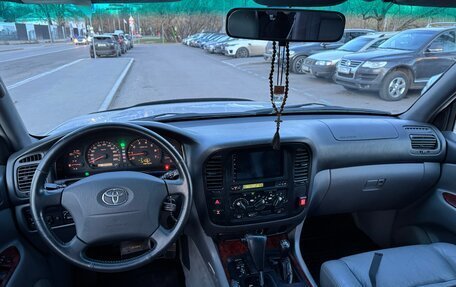 Toyota Land Cruiser 100 рестайлинг 2, 2002 год, 2 000 000 рублей, 7 фотография