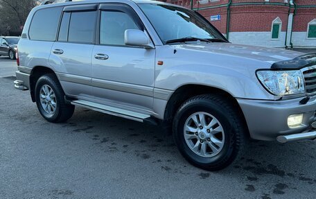 Toyota Land Cruiser 100 рестайлинг 2, 2002 год, 2 000 000 рублей, 3 фотография