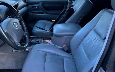 Toyota Land Cruiser 100 рестайлинг 2, 2002 год, 2 000 000 рублей, 8 фотография