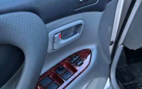 Toyota Land Cruiser 100 рестайлинг 2, 2002 год, 2 000 000 рублей, 14 фотография