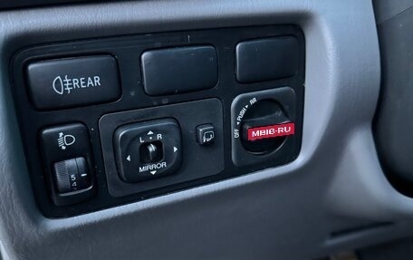 Toyota Land Cruiser 100 рестайлинг 2, 2002 год, 2 000 000 рублей, 15 фотография