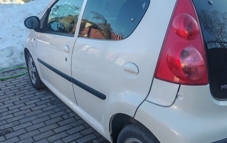 Peugeot 107 I рестайлинг, 2011 год, 420 000 рублей, 4 фотография