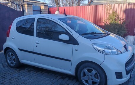 Peugeot 107 I рестайлинг, 2011 год, 420 000 рублей, 2 фотография