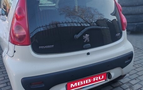 Peugeot 107 I рестайлинг, 2011 год, 420 000 рублей, 3 фотография