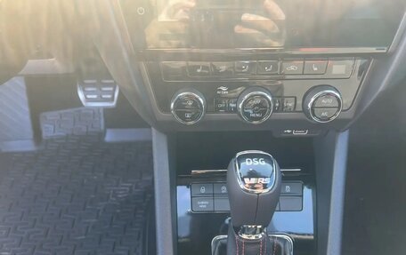 Skoda Octavia RS, 2018 год, 2 930 000 рублей, 14 фотография