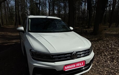 Volkswagen Tiguan II, 2019 год, 3 050 000 рублей, 2 фотография