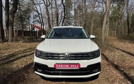 Volkswagen Tiguan II, 2019 год, 3 050 000 рублей, 12 фотография