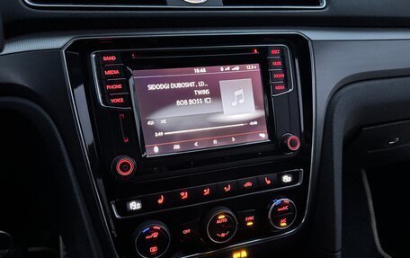 Volkswagen Passat B8 рестайлинг, 2017 год, 1 800 000 рублей, 15 фотография