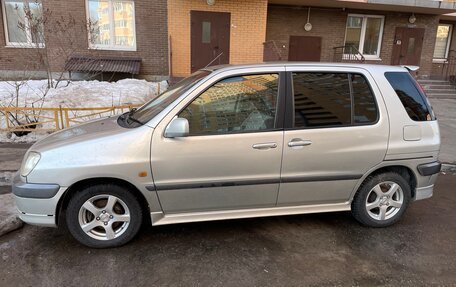 Toyota Raum I, 2002 год, 399 999 рублей, 4 фотография