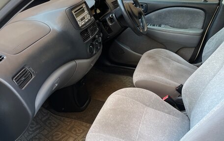 Toyota Raum I, 2002 год, 399 999 рублей, 16 фотография