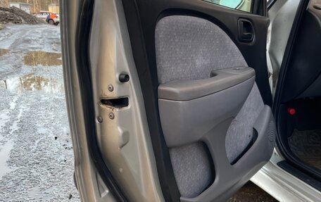 Toyota Raum I, 2002 год, 399 999 рублей, 14 фотография