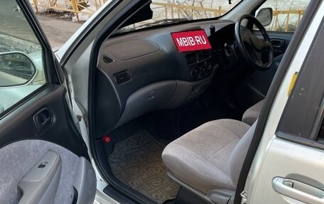 Toyota Raum I, 2002 год, 399 999 рублей, 15 фотография