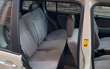 Toyota Raum I, 2002 год, 399 999 рублей, 24 фотография