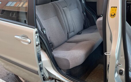 Toyota Raum I, 2002 год, 399 999 рублей, 25 фотография