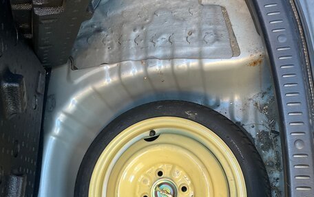 Toyota Raum I, 2002 год, 399 999 рублей, 35 фотография