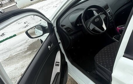 Hyundai Solaris II рестайлинг, 2015 год, 639 000 рублей, 10 фотография