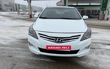 Hyundai Solaris II рестайлинг, 2015 год, 639 000 рублей, 2 фотография