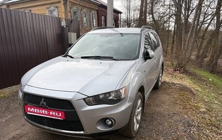 Mitsubishi Outlander III рестайлинг 3, 2011 год, 1 200 000 рублей, 2 фотография
