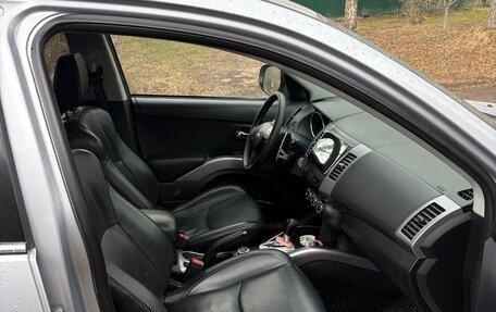 Mitsubishi Outlander III рестайлинг 3, 2011 год, 1 200 000 рублей, 11 фотография