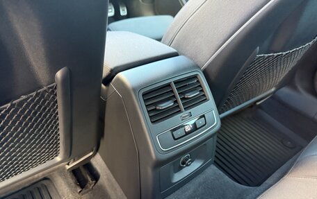 Audi A4, 2017 год, 2 000 000 рублей, 16 фотография