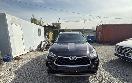 Toyota Highlander, 2025 год, 4 000 000 рублей, 1 фотография