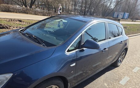 Opel Astra J, 2011 год, 610 000 рублей, 2 фотография