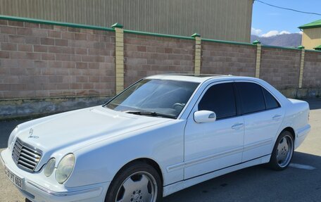 Mercedes-Benz E-Класс, 2001 год, 840 000 рублей, 2 фотография